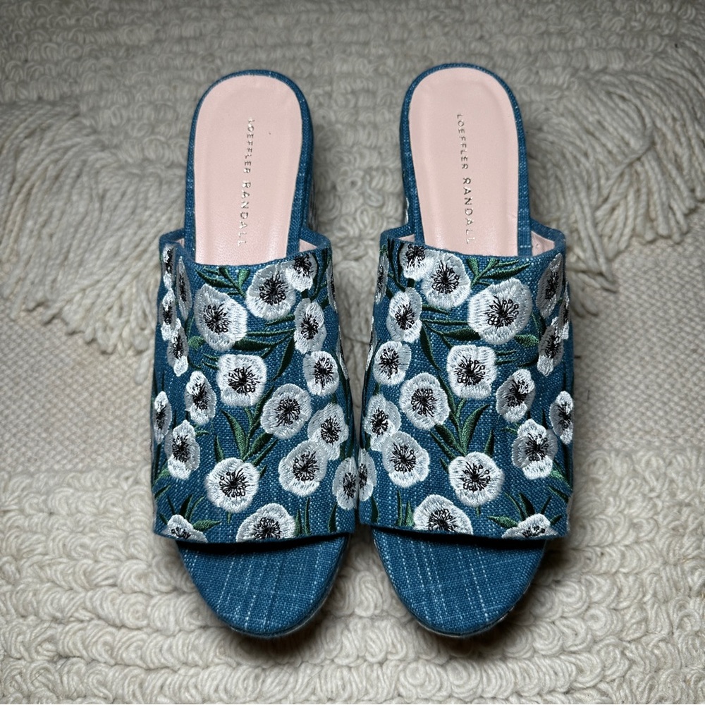 LOEFFLER RANDALL blue and white floral embroidered Amara platform sandals 10 NEW - Picture 2 of 10